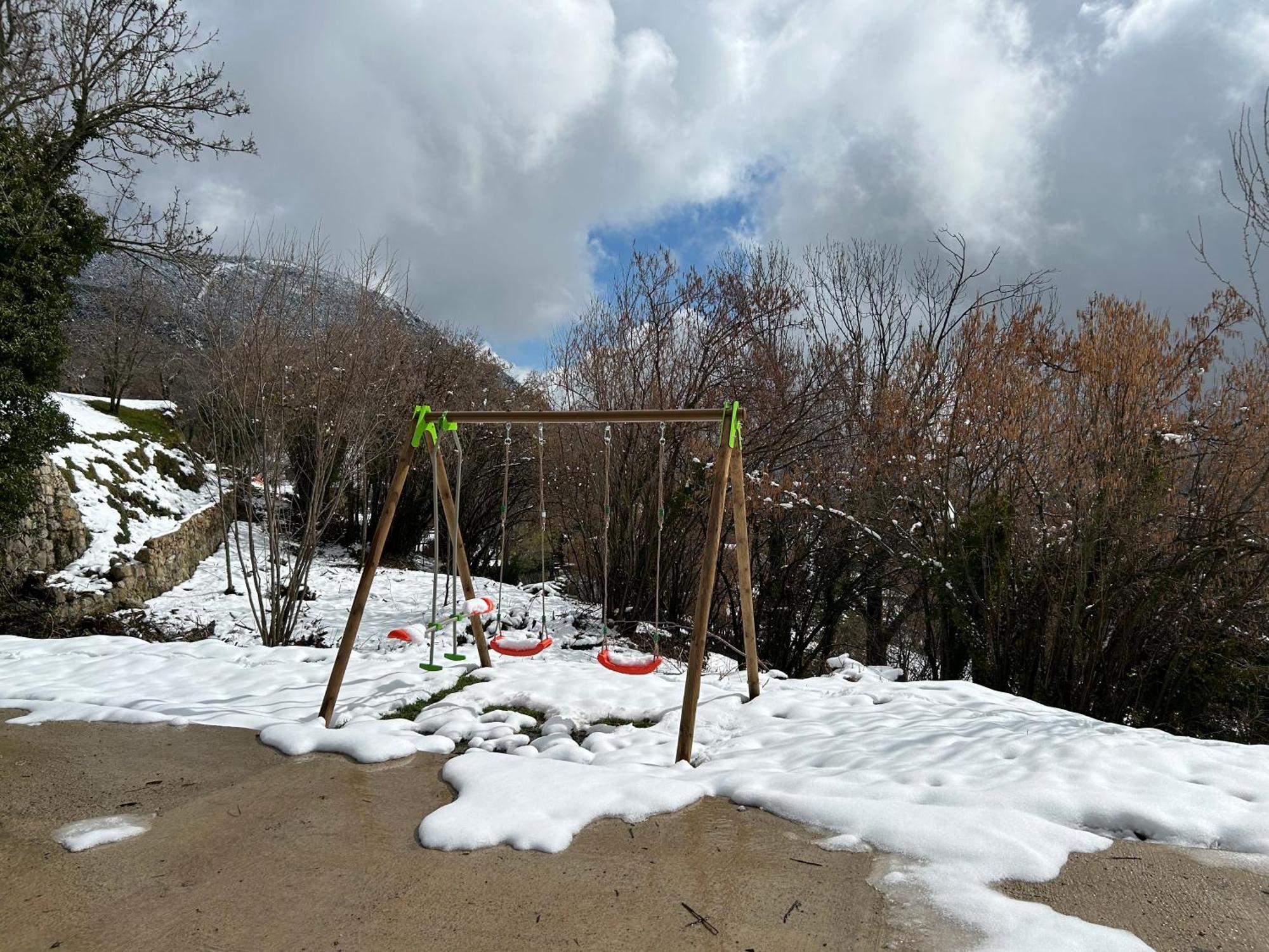 Casa De Les Escoles, Espinalbet - Alberga Castellar del Riu 外观 照片